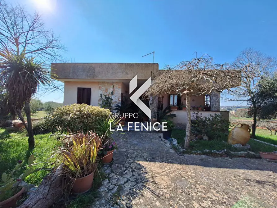 Immagine 1 di Villa in vendita  in C.da Cerrosa a Locorotondo