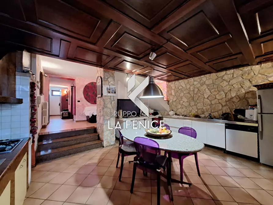 Immagine 49 di Villa in vendita  in C.da Cerrosa a Locorotondo