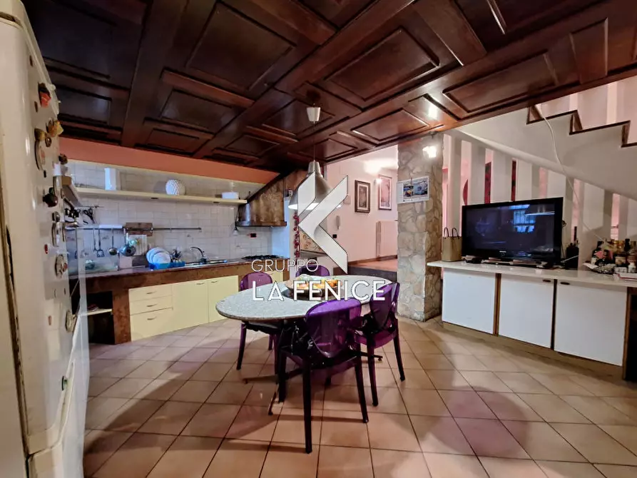 Immagine 50 di Villa in vendita  in C.da Cerrosa a Locorotondo