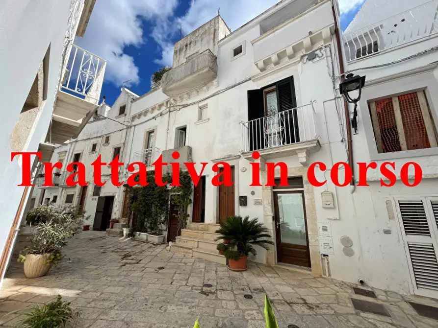Immagine 1 di Casa indipendente in vendita  in Via G. Garibaldi a Locorotondo