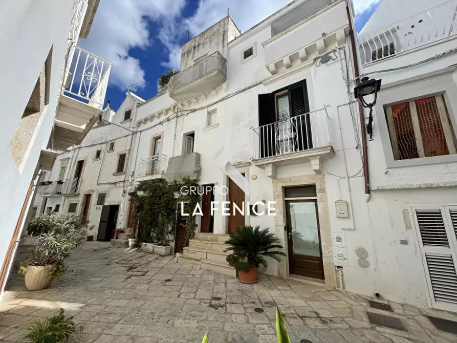 Immagine 4 di Casa indipendente in vendita  in Via G. Garibaldi a Locorotondo