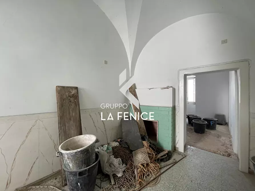 Immagine 15 di Casa indipendente in vendita  in Via G. Garibaldi a Locorotondo