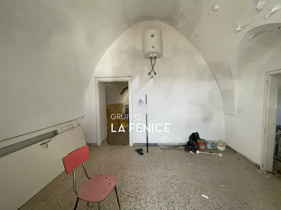 Immagine 16 di Casa indipendente in vendita  in Via G. Garibaldi a Locorotondo