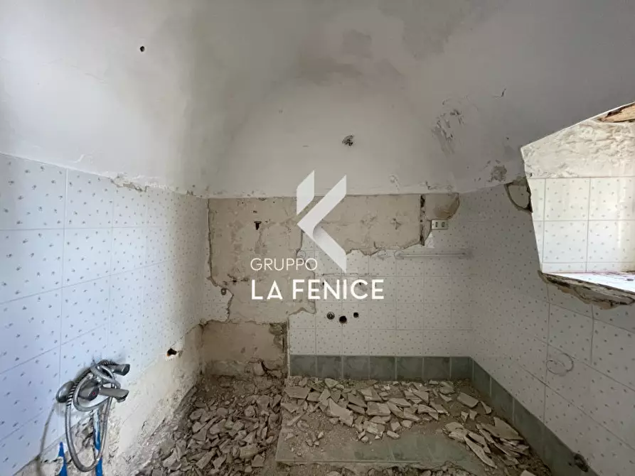 Immagine 24 di Casa indipendente in vendita  in Via G. Garibaldi a Locorotondo