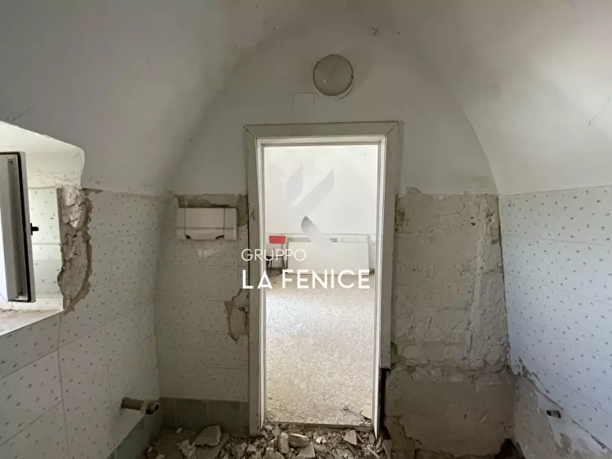 Immagine 25 di Casa indipendente in vendita  in Via G. Garibaldi a Locorotondo
