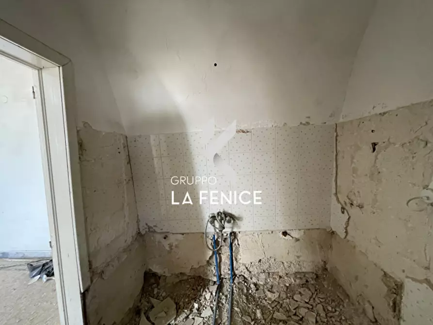 Immagine 26 di Casa indipendente in vendita  in Via G. Garibaldi a Locorotondo