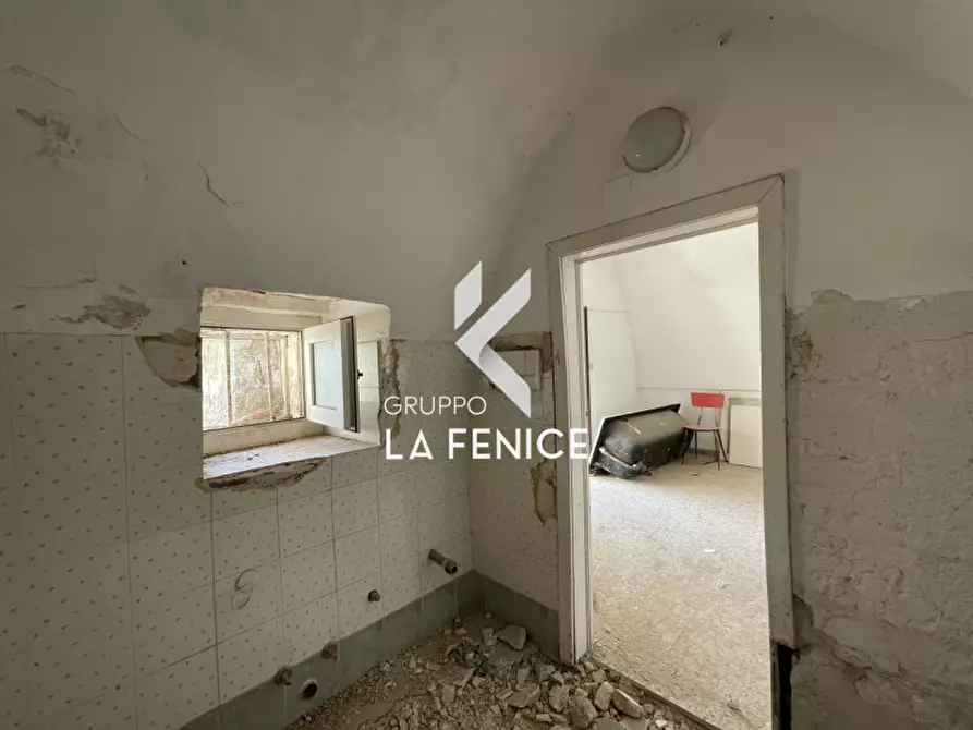 Immagine 27 di Casa indipendente in vendita  in Via G. Garibaldi a Locorotondo