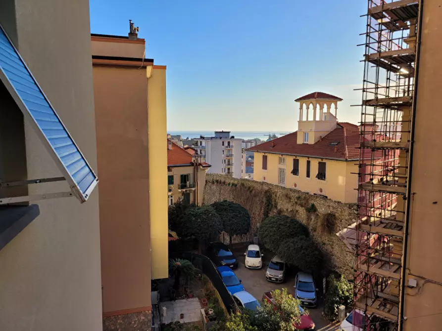 Immagine 1 di Appartamento in vendita  in via Dello Sperone a Savona