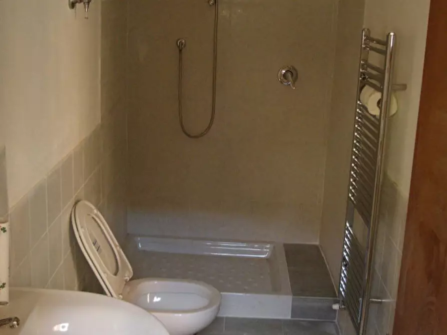 Immagine 10 di Villetta a schiera in vendita  in via indipendenza a Castiglione Del Lago