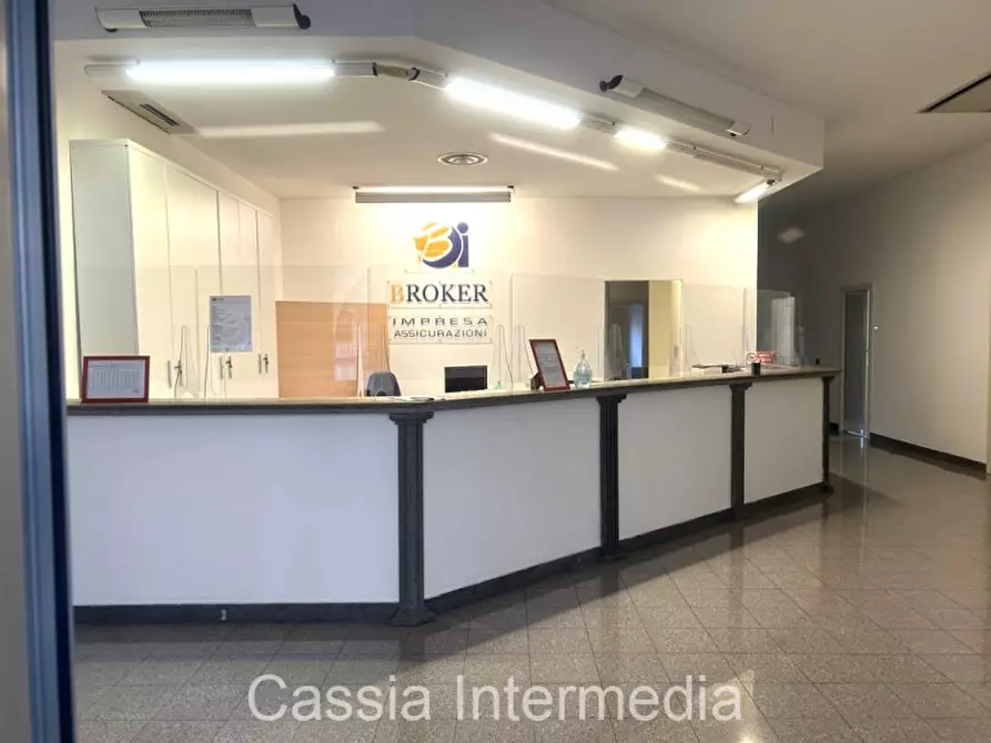 Immagine 4 di Negozio in vendita  in Via Petrarca a Civita Castellana