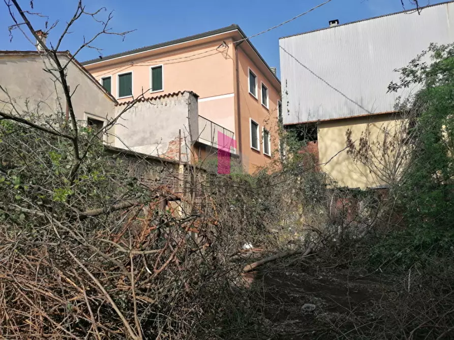 Immagine 4 di Capannone industriale in vendita  a Vicenza