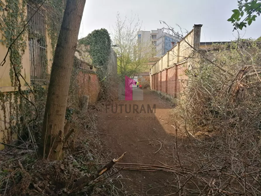 Immagine 5 di Capannone industriale in vendita  a Vicenza