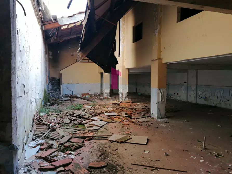 Immagine 11 di Capannone industriale in vendita  a Vicenza