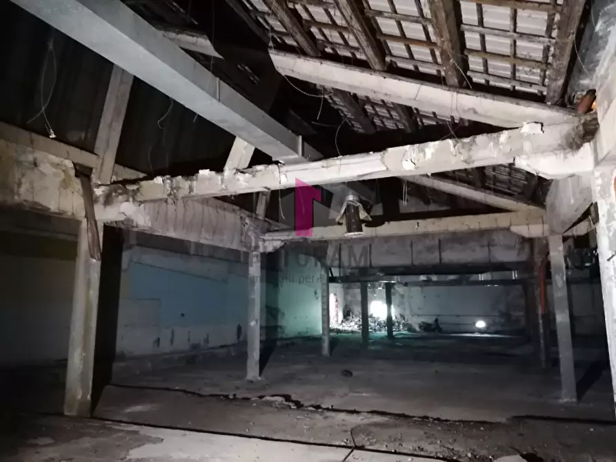 Immagine 12 di Capannone industriale in vendita  a Vicenza