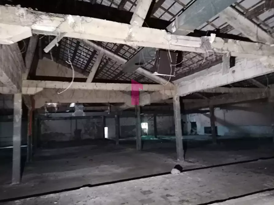 Immagine 13 di Capannone industriale in vendita  a Vicenza