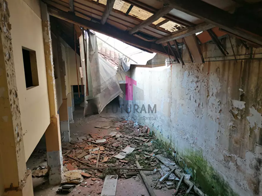 Immagine 17 di Capannone industriale in vendita  a Vicenza