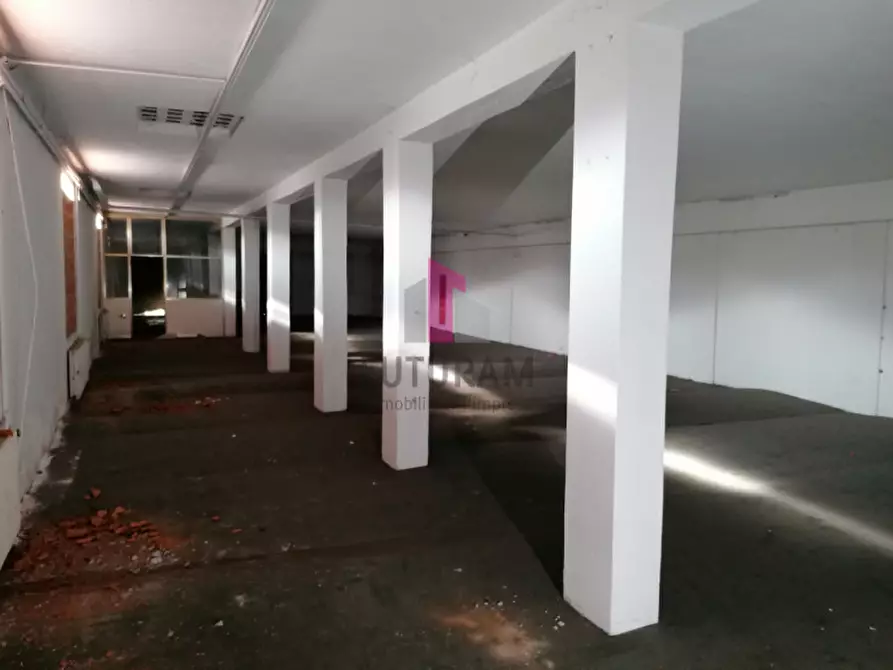 Immagine 23 di Capannone industriale in vendita  a Vicenza