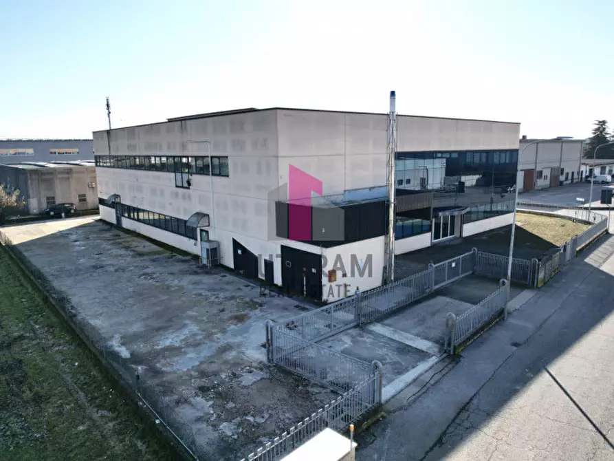 Immagine 2 di Capannone industriale in affitto  in Via dell'Industria,8 a Dueville