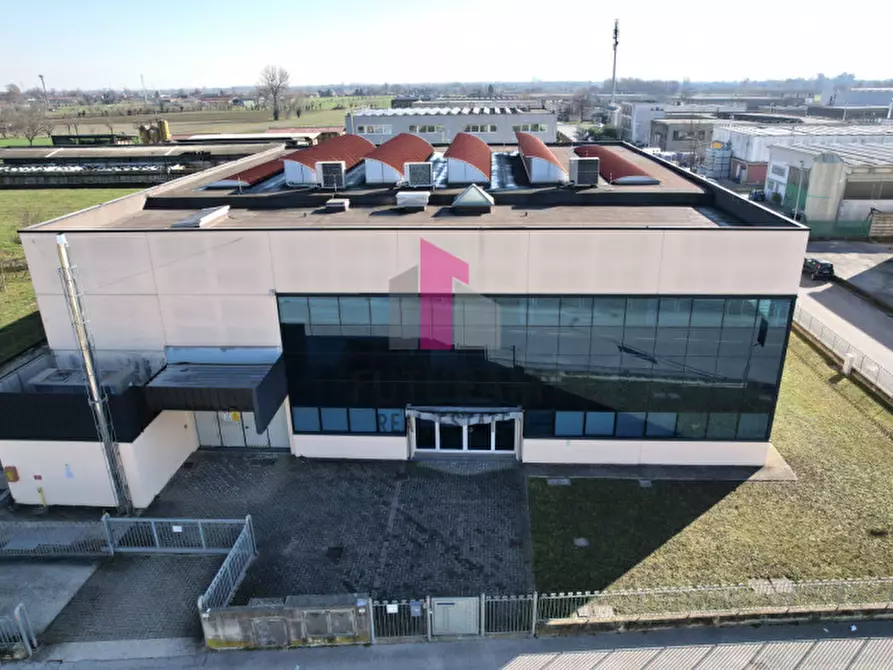 Immagine 3 di Capannone industriale in affitto  in Via dell'Industria,8 a Dueville