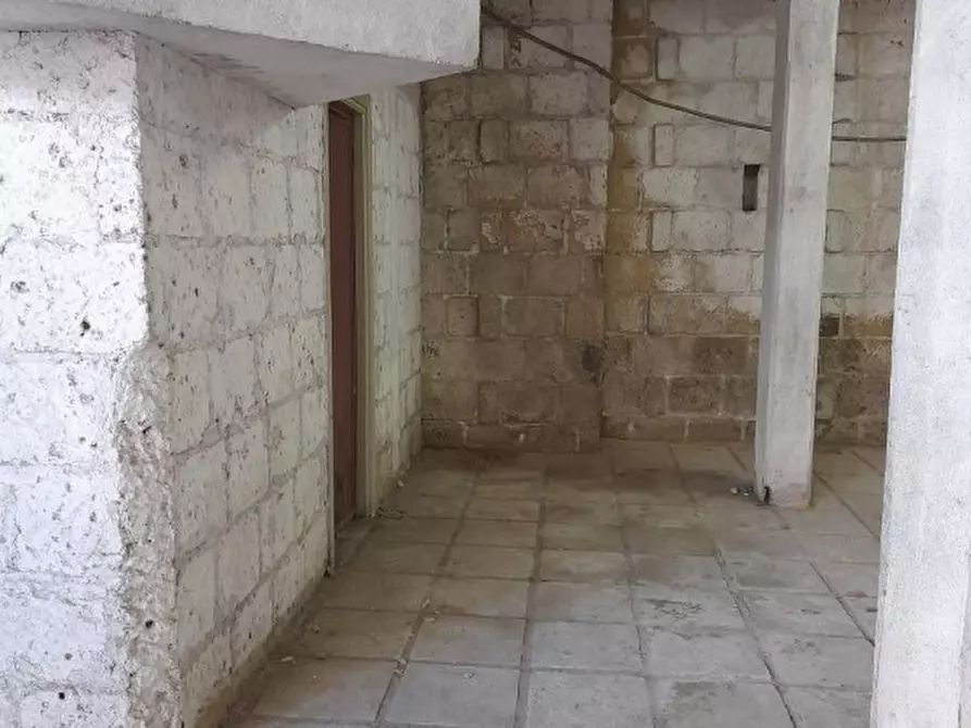 Immagine 7 di Posto auto in vendita  in VIA PROCIDA a Pomezia