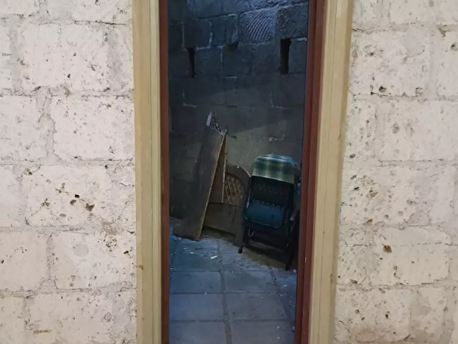 Immagine 11 di Posto auto in vendita  in VIA PROCIDA a Pomezia