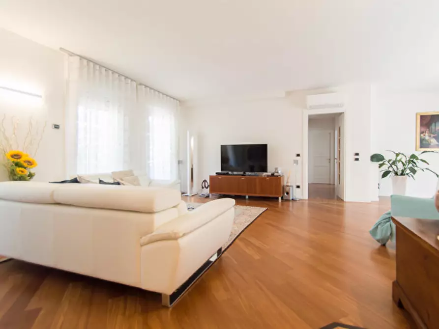 Immagine 1 di Appartamento in vendita  in Via Alessandro Volta 35 a Vicenza