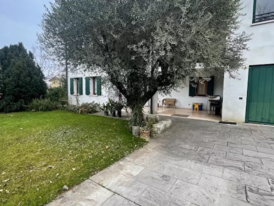 Immagine 2 di Casa indipendente in vendita  a Santa Giustina In Colle