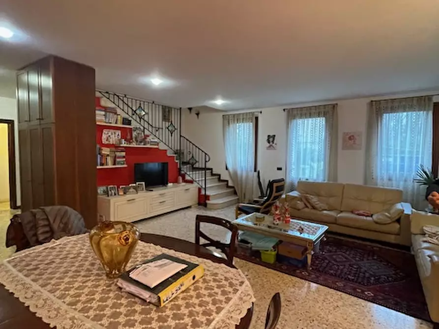 Immagine 5 di Casa indipendente in vendita  a Santa Giustina In Colle