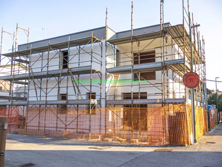 Immagine 2 di Casa bifamiliare in vendita  in VIA CASTELLANA a Venezia