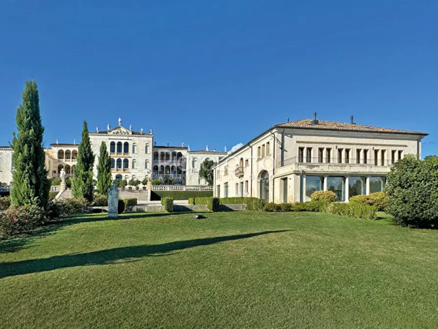 Immagine 3 di Villa in vendita  in Via Palladio a Asolo