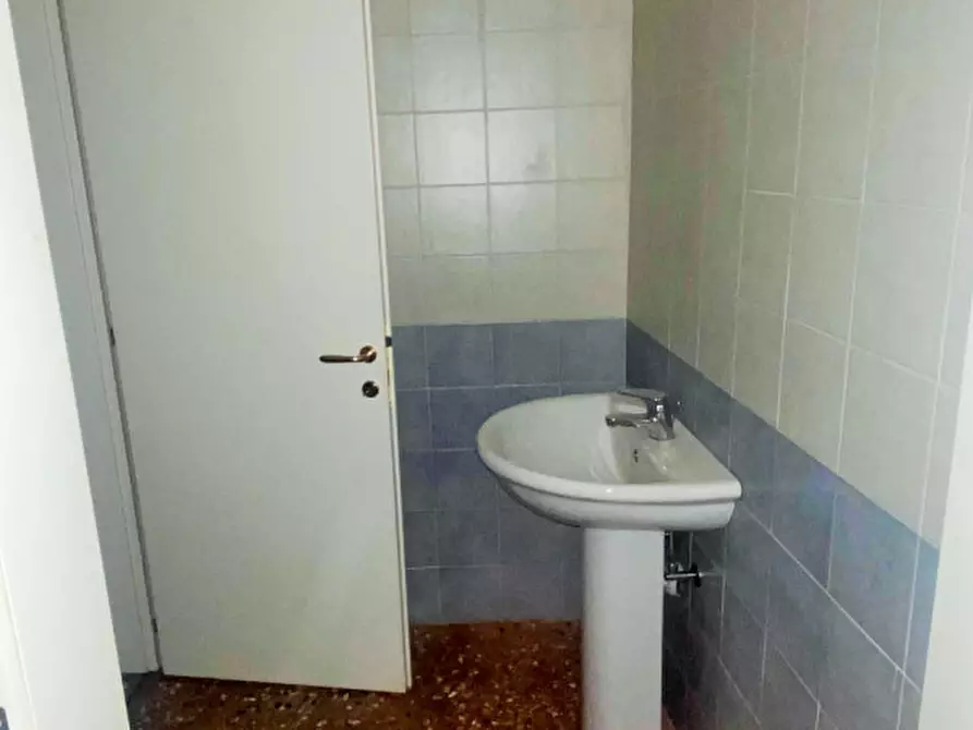 Immagine 11 di Ufficio in affitto  in via Borgo Treviso 1 a Castelfranco Veneto