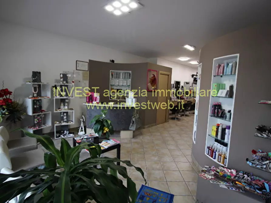 Immagine 2 di Negozio in vendita  a Rosolina