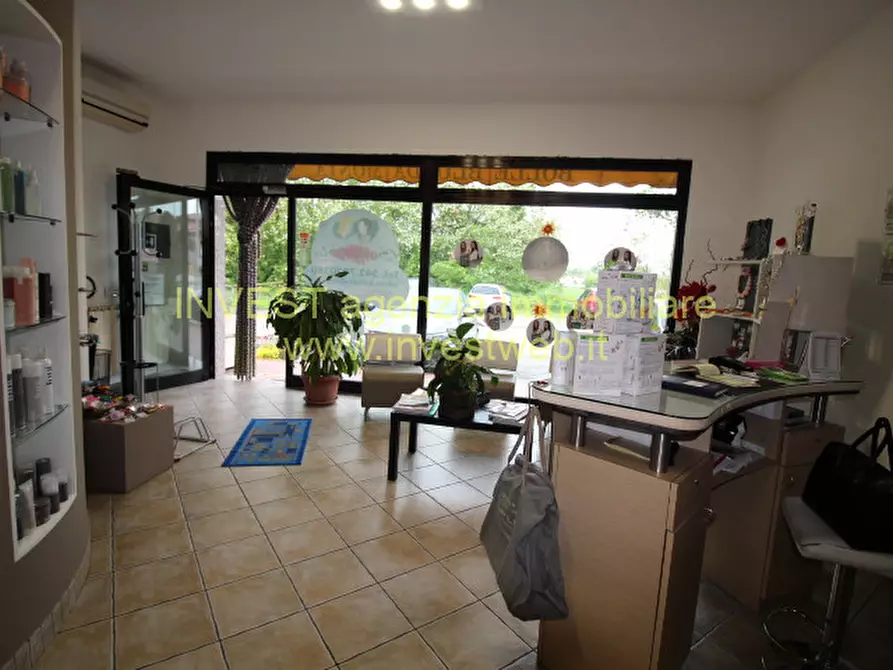 Immagine 4 di Negozio in vendita  a Rosolina