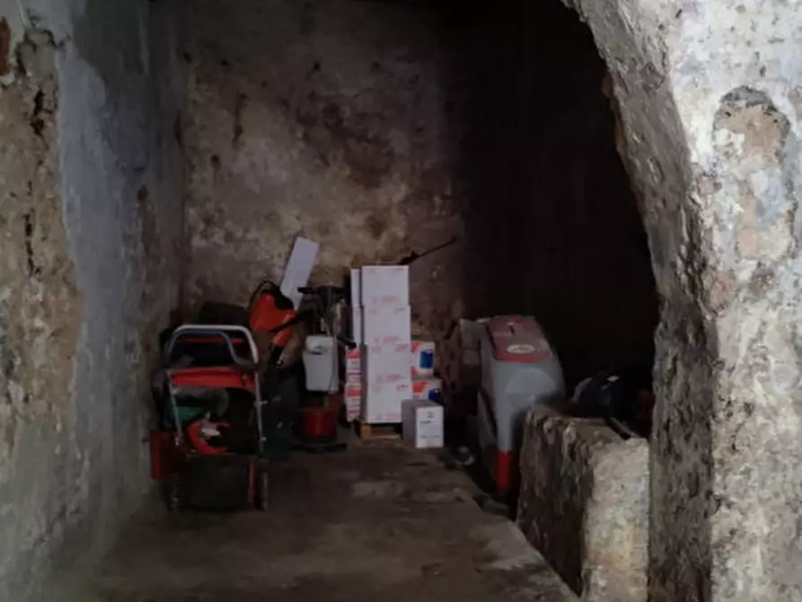 Immagine 3 di Negozio in vendita  in Via Corso Umberto a Eboli