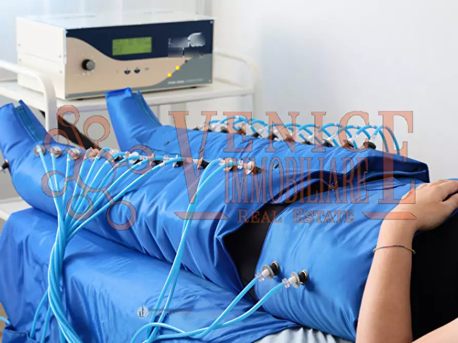 Immagine 7 di Attività commerciale in vendita  a Mira