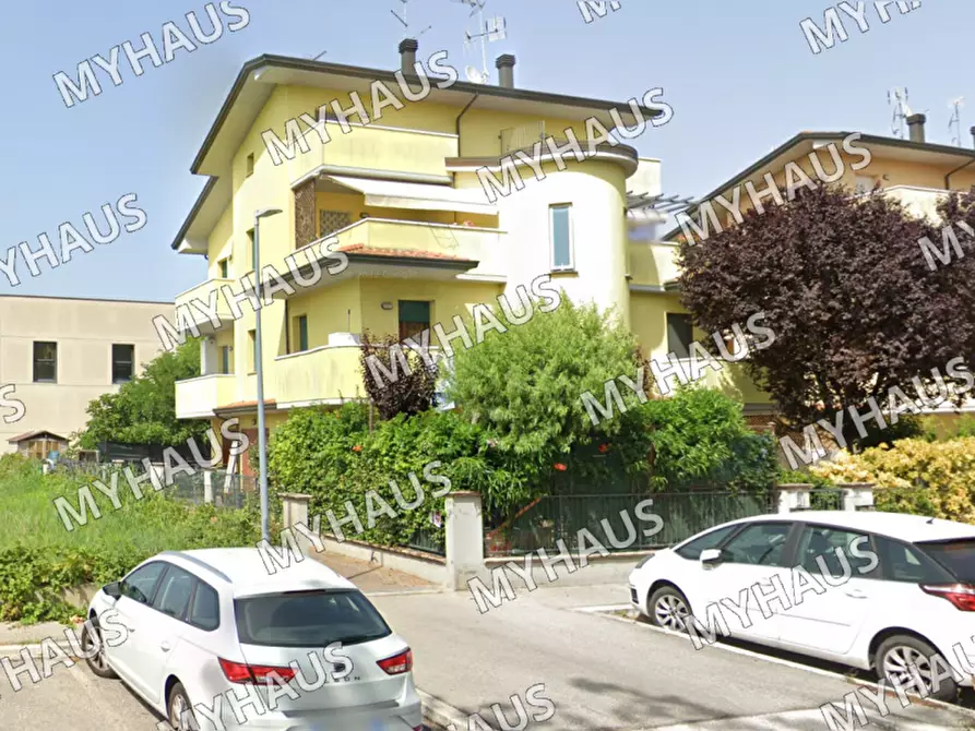 Immagine 1 di Appartamento in vendita  in VIALE RUBICONE a Cesenatico
