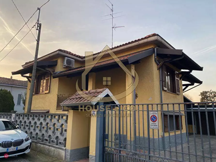 Immagine 1 di Villa in vendita  in Corso P. Nenni a Vigevano