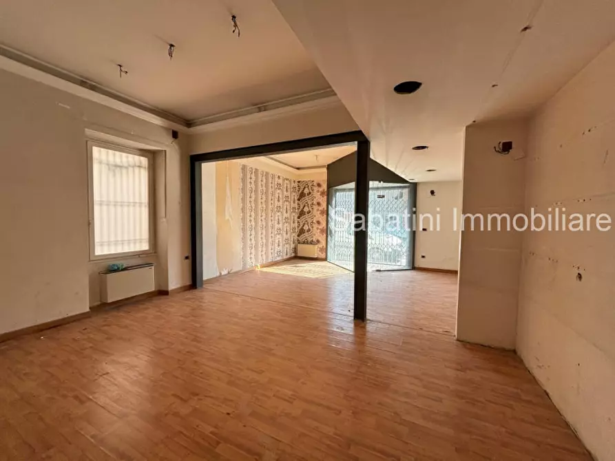 Immagine 2 di Negozio in vendita  in Via Gran Sasso, 67 a Pescara