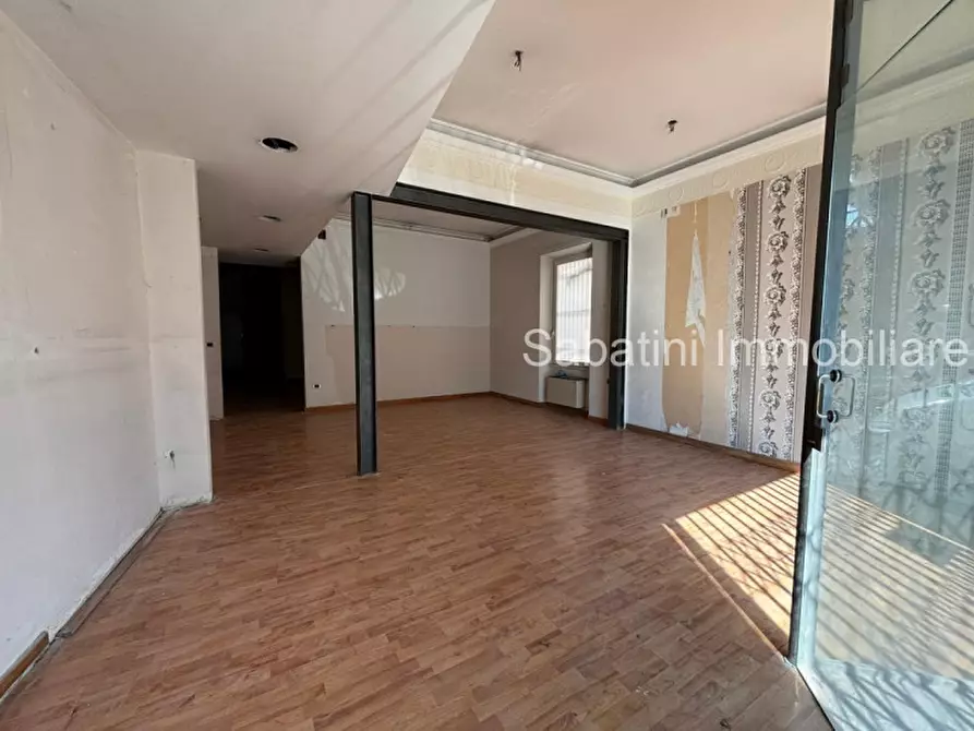 Immagine 4 di Negozio in vendita  in Via Gran Sasso, 67 a Pescara