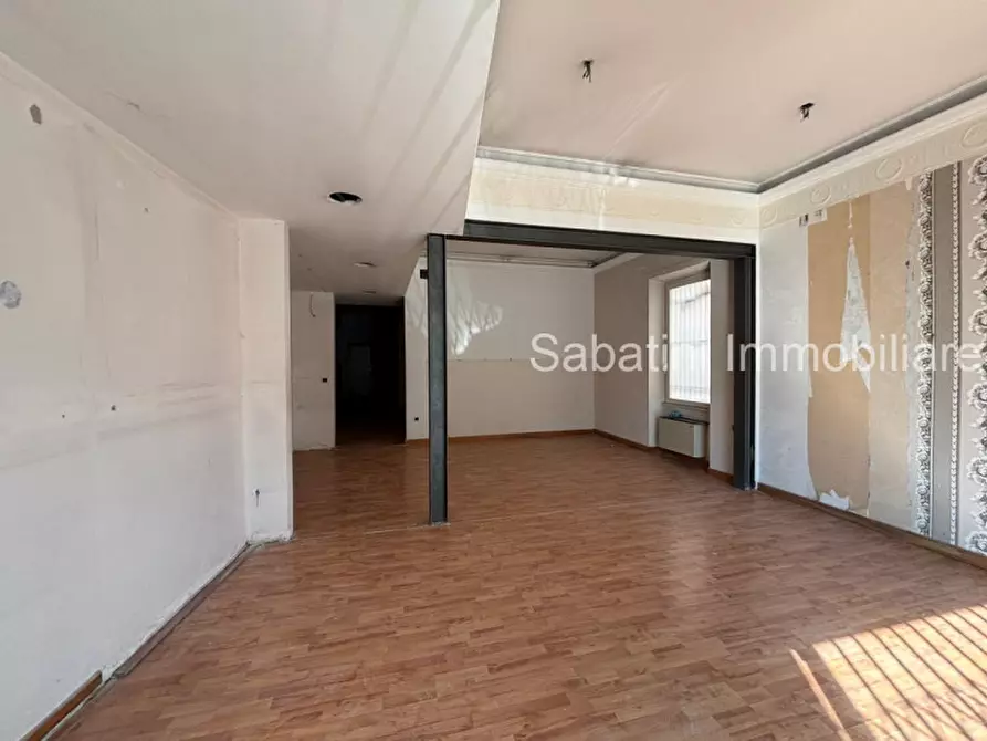 Immagine 7 di Negozio in vendita  in Via Gran Sasso, 67 a Pescara