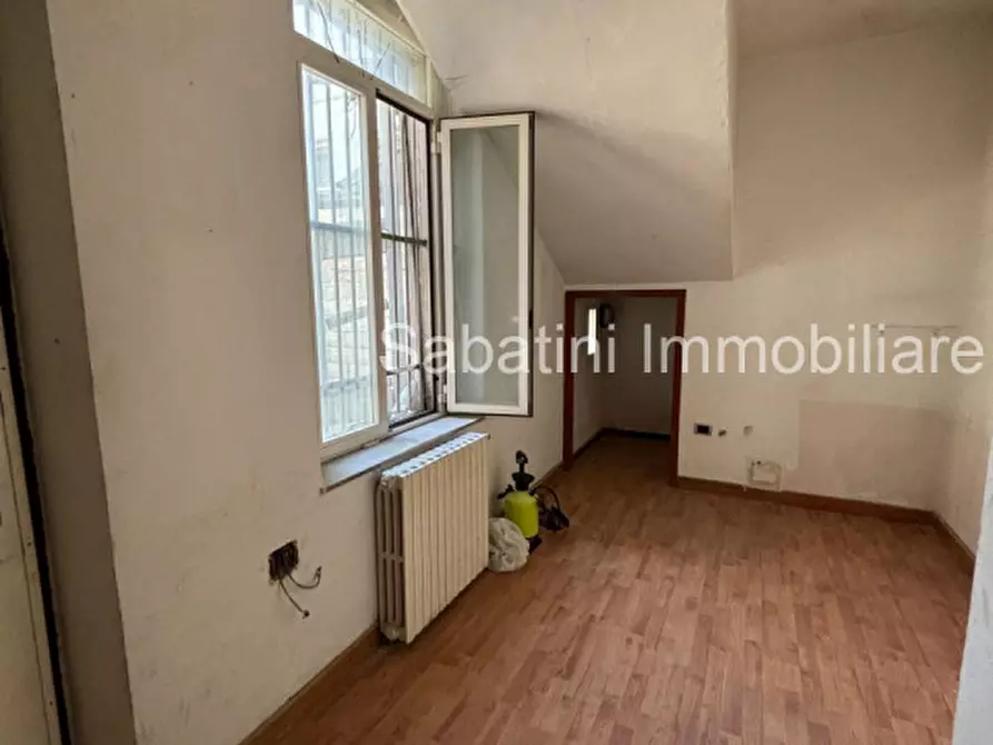 Immagine 17 di Negozio in vendita  in Via Gran Sasso, 67 a Pescara