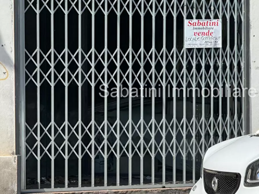 Immagine 20 di Negozio in vendita  in Via Gran Sasso, 67 a Pescara