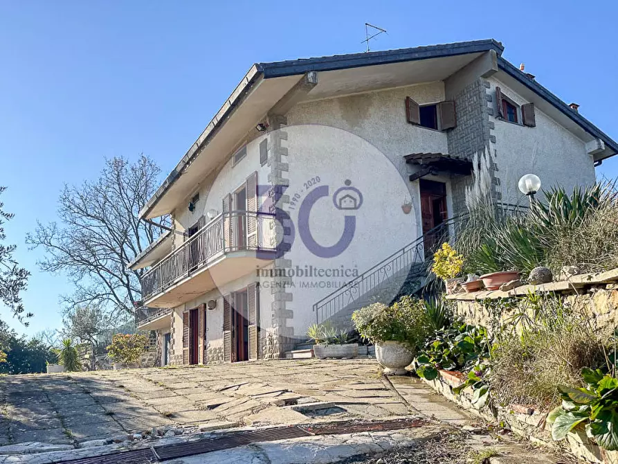 Immagine 1 di Casa bifamiliare in vendita  a Arezzo