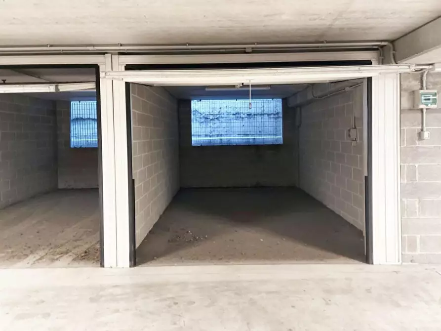 Immagine 1 di Posto auto in vendita  in Piazza Goffredo Mameli, N. snc a Imperia