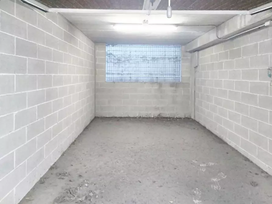 Immagine 2 di Posto auto in vendita  in Piazza Goffredo Mameli, N. snc a Imperia