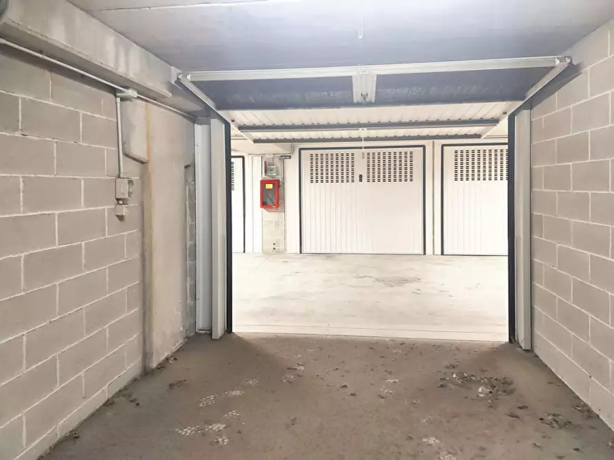 Immagine 3 di Posto auto in vendita  in Piazza Goffredo Mameli, N. snc a Imperia