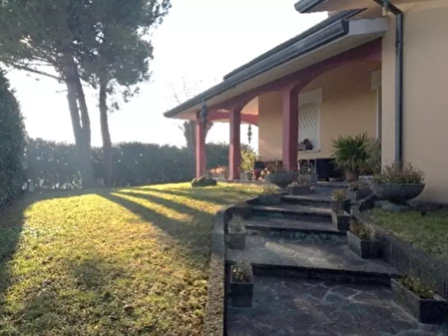 Immagine 1 di Villa in vendita  in VIA G. PASCOLI 124 a Ceregnano