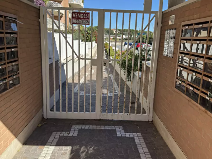 Immagine 2 di Appartamento in vendita  in Largo giuseppe guastalla a Roma