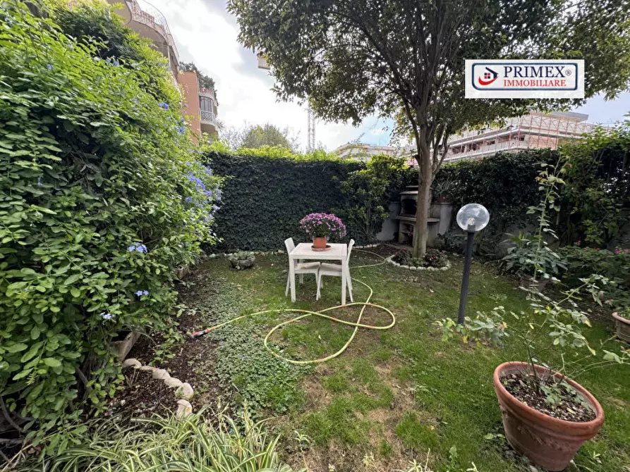 Immagine 10 di Appartamento in vendita  in Largo giuseppe guastalla a Roma