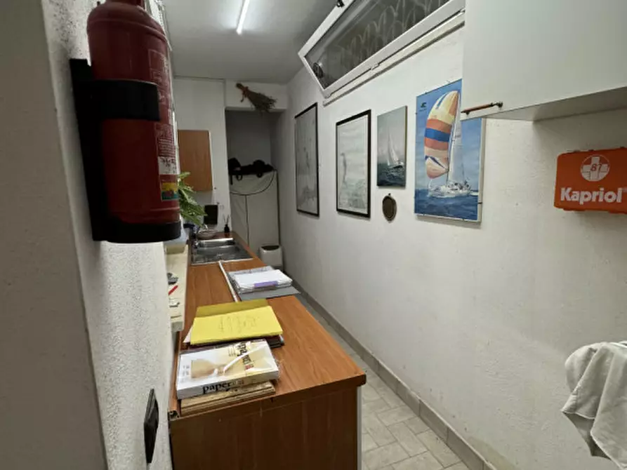 Immagine 40 di Appartamento in vendita  in Largo giuseppe guastalla a Roma